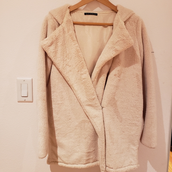 Brandy Melville Super soft Plush Sandra jacket - Picture 3 of 4